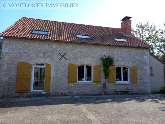 vente maison AIGUEPERSE 4 pieces, 210m