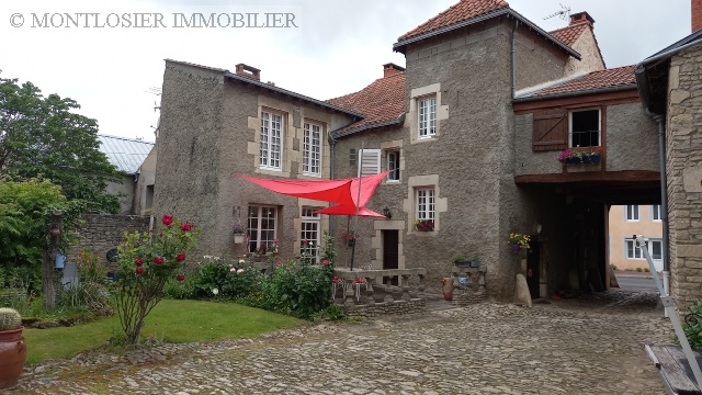 vente maison AIGUEPERSE 5 pieces, 152m