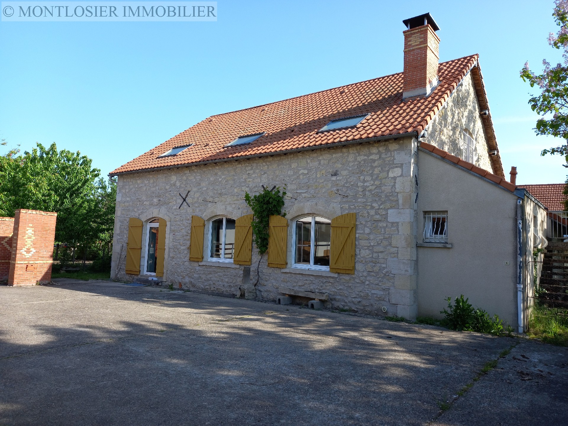 Maison à vendre, AIGUEPERSE, 210 m², 4 pièces